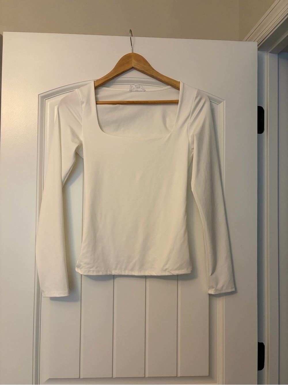 Women's White Square Neck Long Sleeve Top
